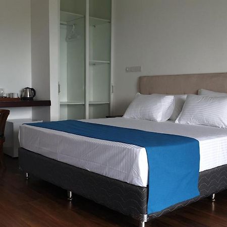 The Mountbatten Hotel Kandy Eksteriør billede